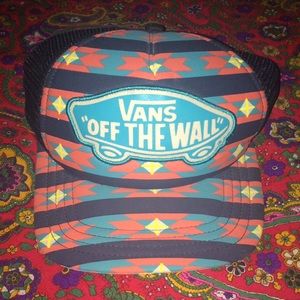 VANS “OFF THE WALL” hat